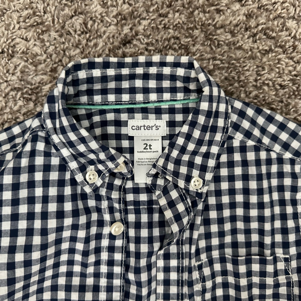 Four Toddler Boys Button-up Shirts - Picture 12 of 13